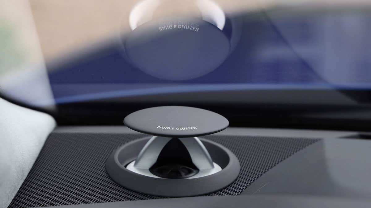 Audi S8 with B&O Advanced Sound System test drive - STEREO GUIDE