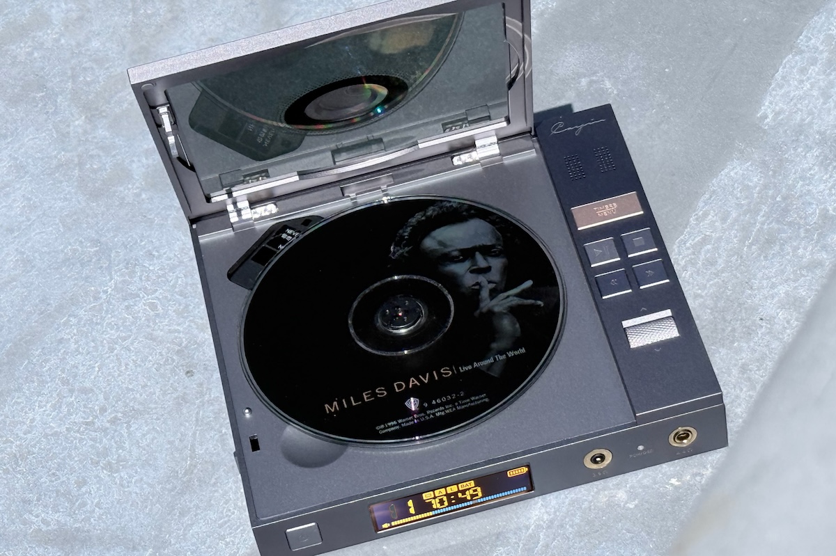 Cayin CP6 Review with the CD Drive Open