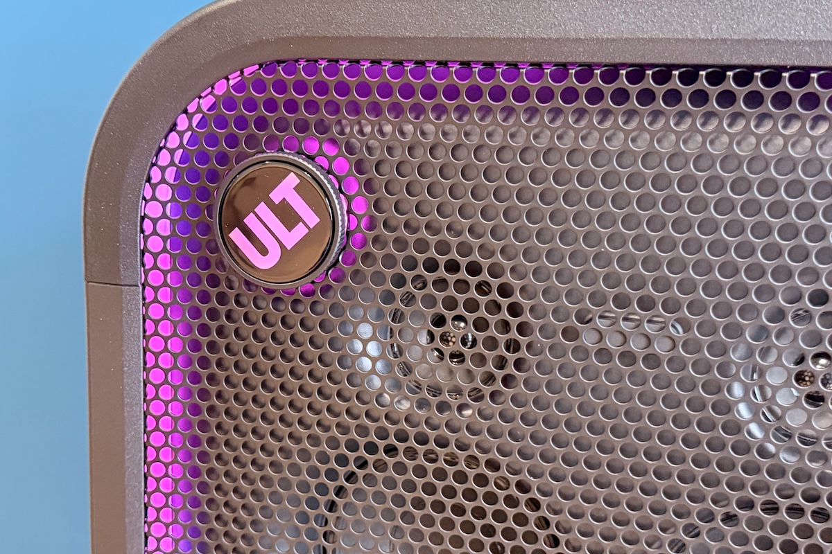 Sony ULT Tower 7 Review – ULT Button with Volume Control
